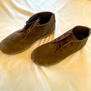 Crocs Mens Sz m11 Thompson Desert Boot Brown Suede ankle chukka Round Toe.